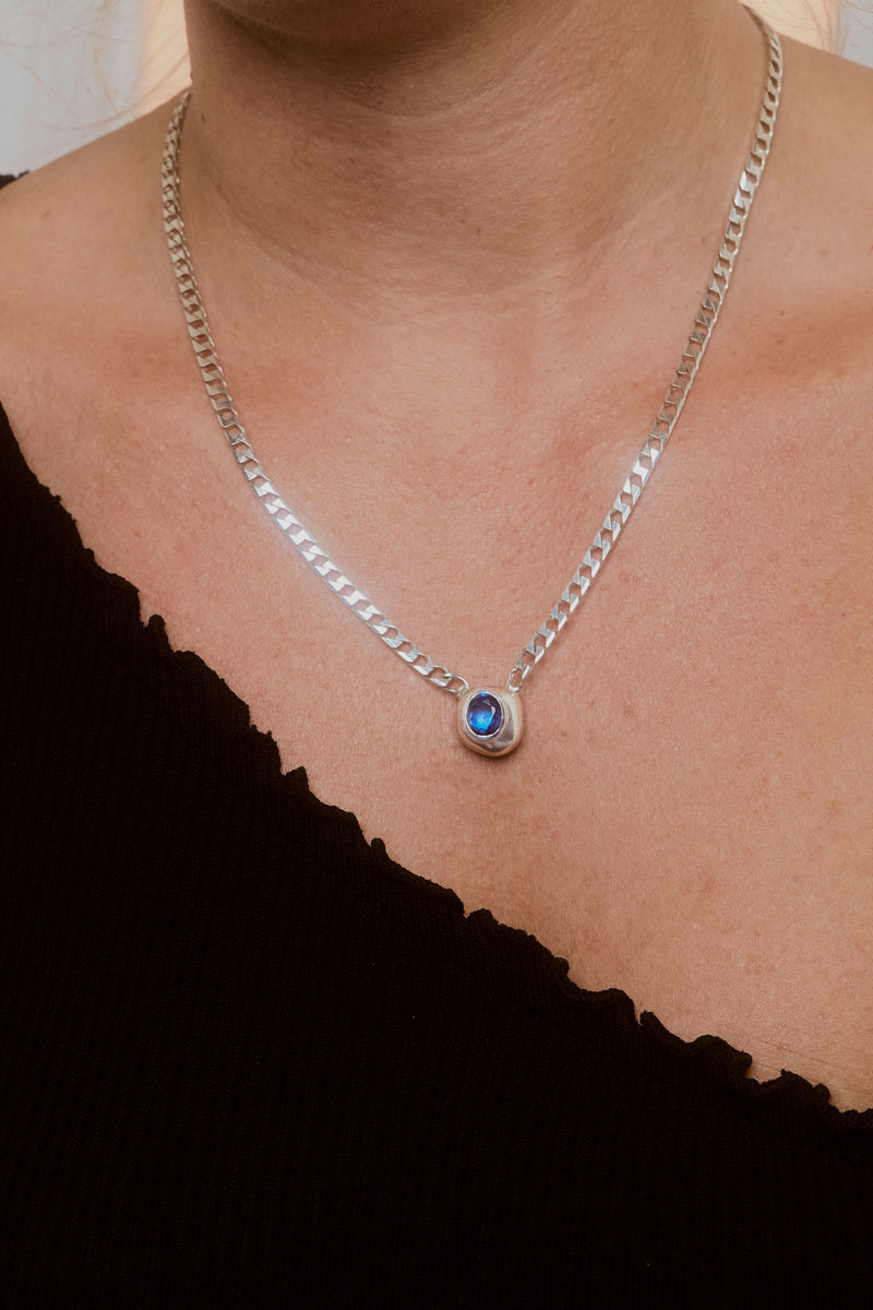 sapphire curb chain – Hernan Herdez