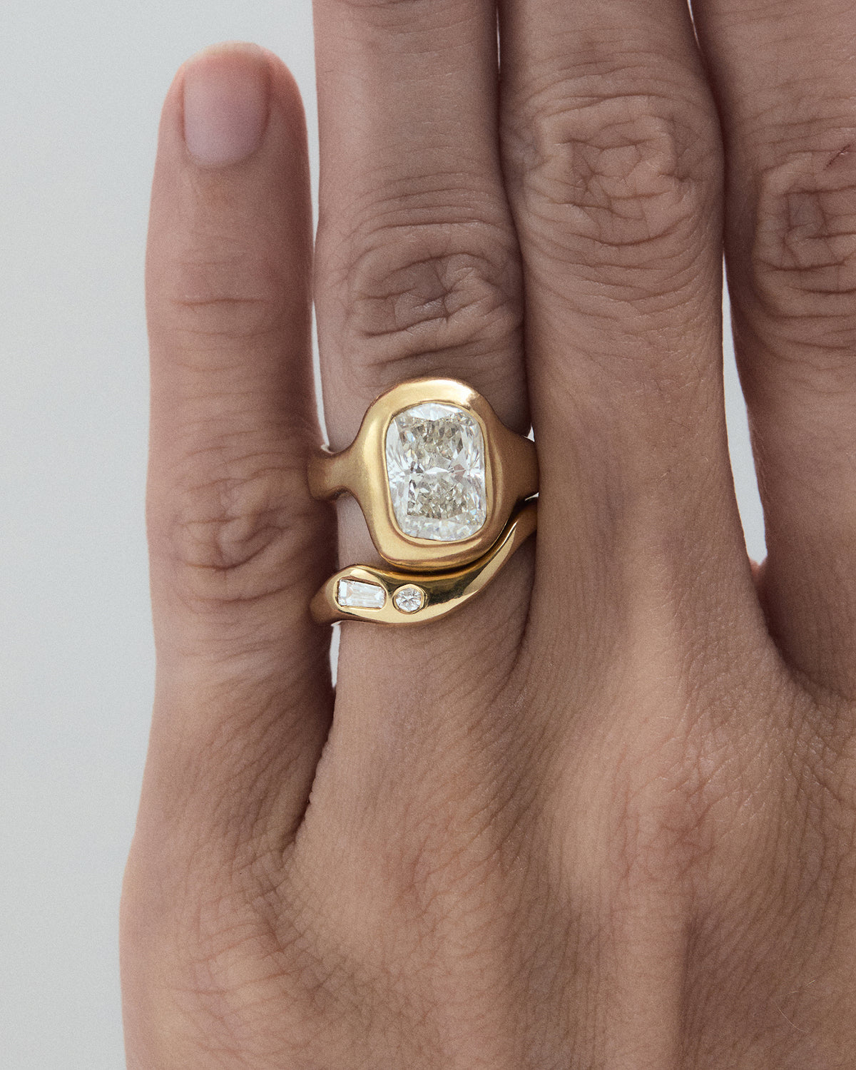 irregular diamond signet – Hernan Herdez