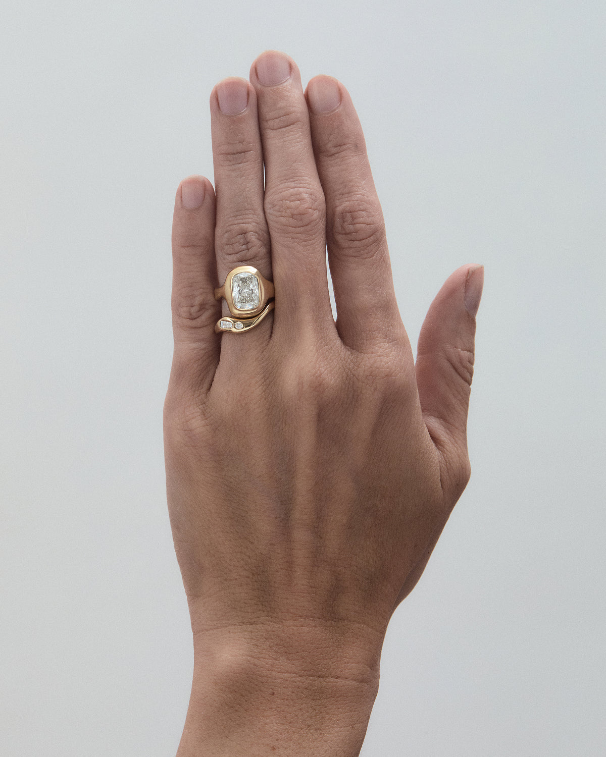 irregular diamond signet – Hernan Herdez